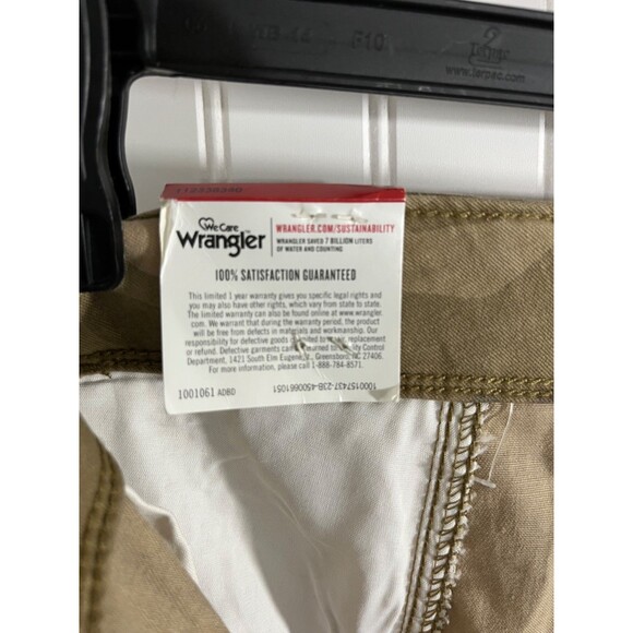 NWT Wrangler Camo Cargo Shorts Men’s Size 44 Camouflage Relaxed Fit Workwear - Picture 10 of 10